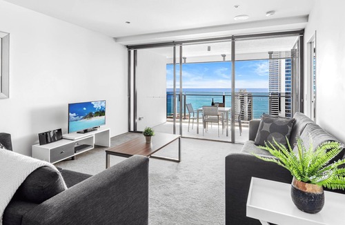 Surfers Paradise Apartment | Circle on Cavill 25th Floor with Ocean Views - CoastHM