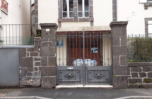 Mur-de-Barrez Apartment | City center apartment