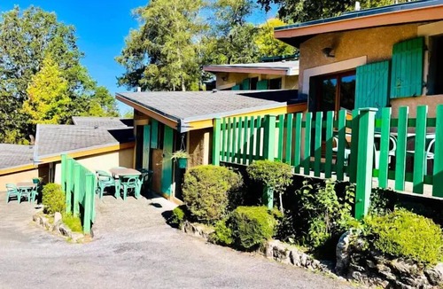 Brassac Villa | Classic Cottage for 4 People