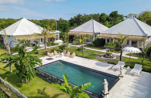 Pecatu Villa | Cliff view 6 Bedroom villa w/private pool and living room next to Padang Beach