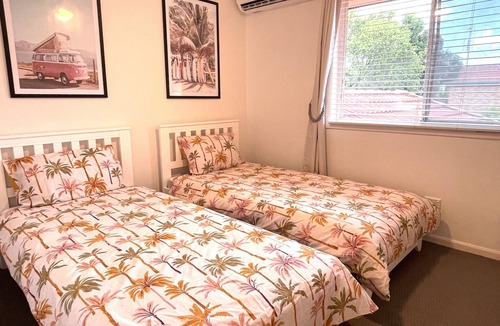 Labrador House | Close to Surfers Paradise - Long stays. Comfortable, modern townhouse