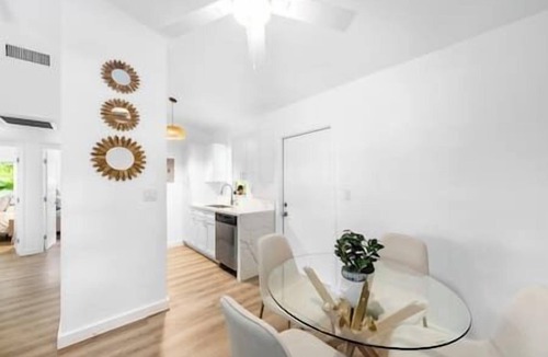 Coconut Grove House | Coconut Cottage in the Grove-Yellow Cottage