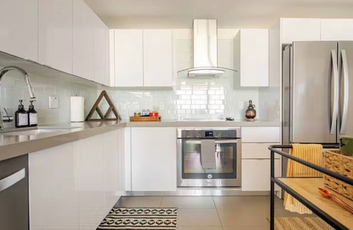 Town Square Condo | Colorful Luxury Downtown Miami Condo