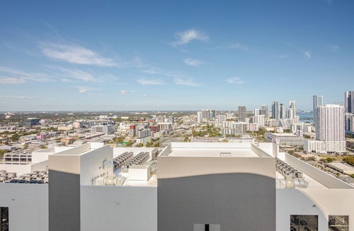 Town Square Condo | Colorful Luxury Downtown Miami Condo