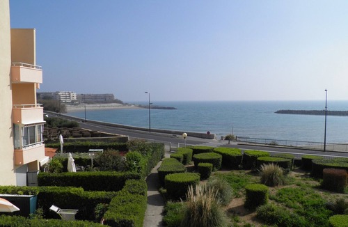 Sete Apartment | Comfortable 2-room apartment in Sète with terrace and private parking
