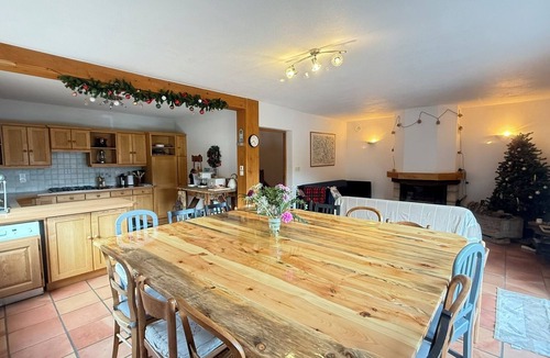Embrun Ski Chalet | Comfortable Cottage – Sleeps 15 – Panoramic Mountain View, Terrace, Hautes-Alpes