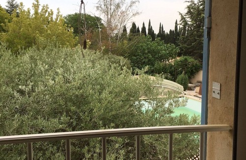 Aubignan House | Comfortable gite, quiet location in wooded grounds, swimming pool, terrace