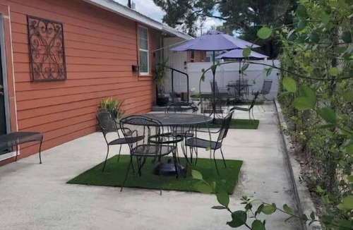 East Ybor House | Comfy & Cozy Ybor City Studio steps from 7th Ave. #5