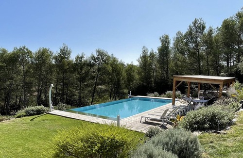 Les 3 Ponts Villa | Contemporary luxury villa.12x6infinity pool. Salt treatment. Pine forest view.