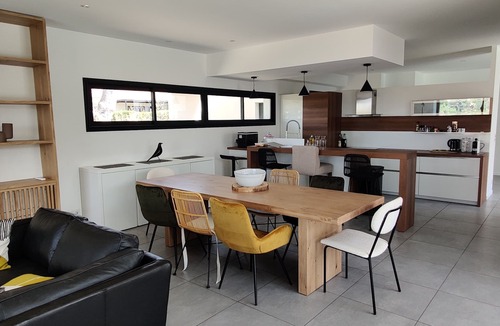Les 3 Ponts Villa | Contemporary villa 215m2 not overlooked
