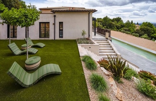Tourtour House | Contemporary villa in Provence