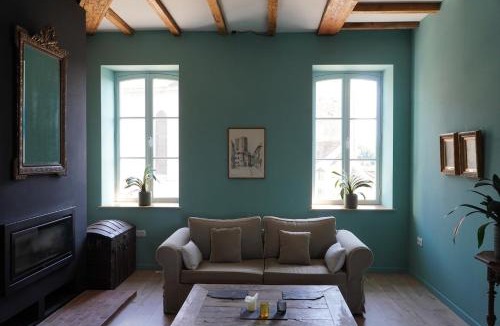 Saint-Yrieix-la-Perche Apartment | Cornanure - Characterful Studio in the Heart of the Medieval Town