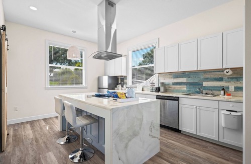 Auburndale Condo | Costa 1BD Lake Condo - Paradise - Beautiful Area