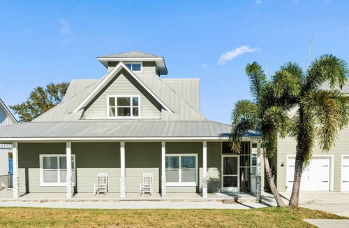 Auburndale House | Costa 3-4BD LakeFront Residence - Peace - Views