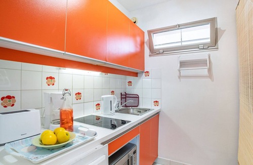 Bastide Giraud Apartment | Cosy apartment for 2 people with WIFI, TV, terrace and pets allowed