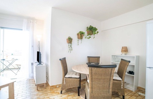 Bastide Giraud Apartment | Cosy apartment for 2 people with WIFI, TV, terrace and pets allowed