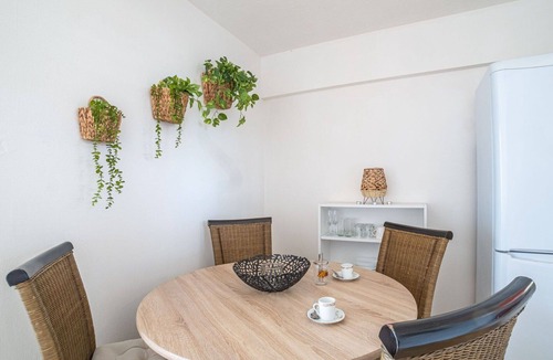 Bastide Giraud Apartment | Cosy apartment for 2 people with WIFI, TV, terrace and pets allowed