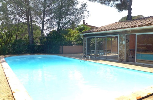 La Croix-Valmer Apartment | Cosy apartment for 4 guests with pool, WIFI, TV and terrace