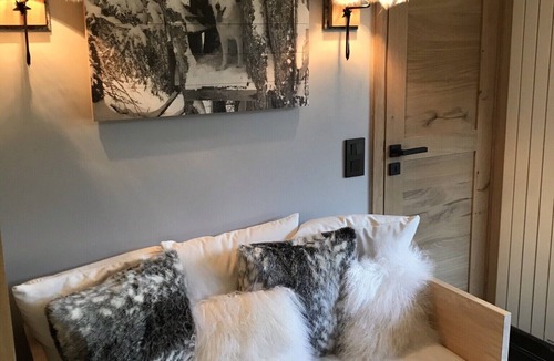 Meribel Village Apartment | COSY APARTMENT IN SKI SKI - SWIMMING POOL - SOUTH TERRACE - VILLAGE MERIBEL