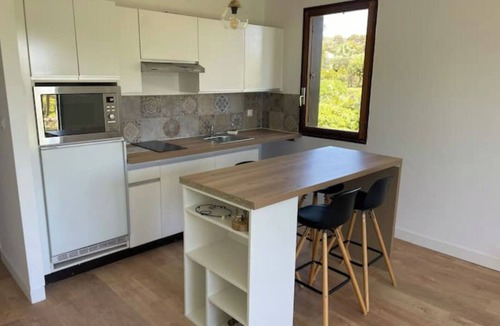 La Ciotat Apartment | Cosy apartment with sea view and swimming pool
