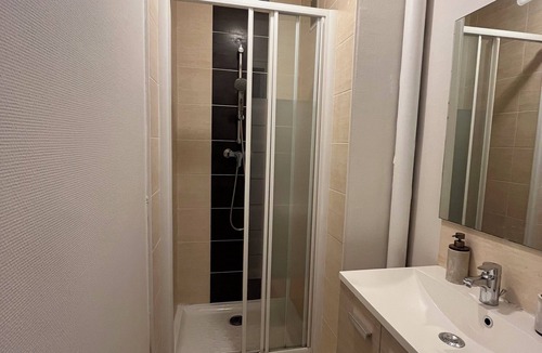 Leon Blum - Bon Coin Apartment | Cosy studio Villeurbanne - near metro Cusset - 15 min Part-Dieu