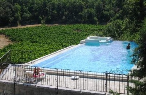 Signes Apartment | Cosy studo 2, detached in charming building, swimming pool in the middle of vineyards