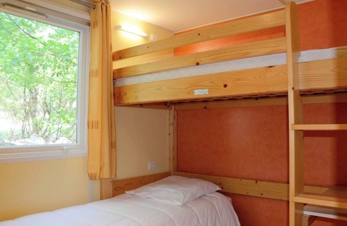 Saint-Privat-de-Champclos House | Cottage in a 5* Domain Nature & Calm