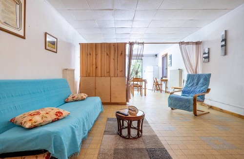 Montagnac-Montpezat Apartment | Country House “Villa Rose” with Terrace and Shared Garden