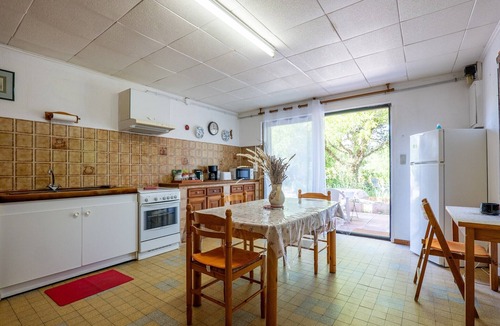 Montagnac-Montpezat Apartment | Country House “Villa Rose” with Terrace and Shared Garden