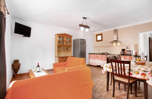 Icod de los Vinos House | Country House 'Ca Aurora' with Mountain Views, Wi-Fi and Free Parking