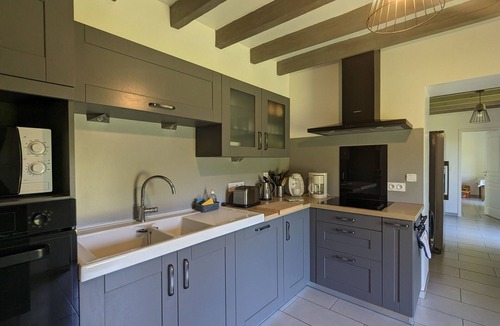 Pouligny-Notre-Dame Cottage | Countryside Retreat with Private Garden - Perfect for Family Relaxation!