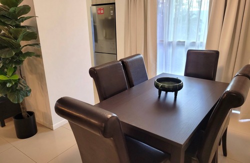 Gold Coast Apartment | Courtyard, Opposite Beach & Park, Wi-Fi, Parking - U02