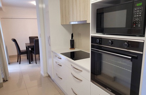 Gold Coast Apartment | Courtyard, Opposite Beach & Park, Wi-Fi, Parking - U02