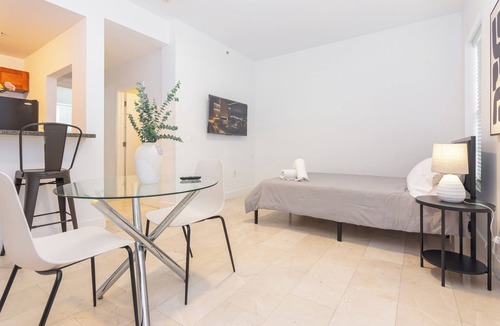 Town Square Apartment | Cozy 1-bedroom apartment in Downtown Miami