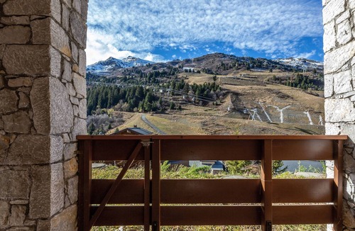 Meribel-Mottaret Apartment | Cozy 23m² Apartment with West-Facing Balcony, Near Slopes and Shops in Méribel Mottaret