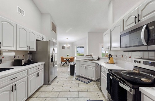 Lakeland House | Cozy 3BR 2BA Getaway, Legoland, Winterhaven