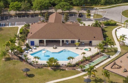 Trafalgar Village House | Cozy 4Bd Home | Private Pool | Trafalgar Resort