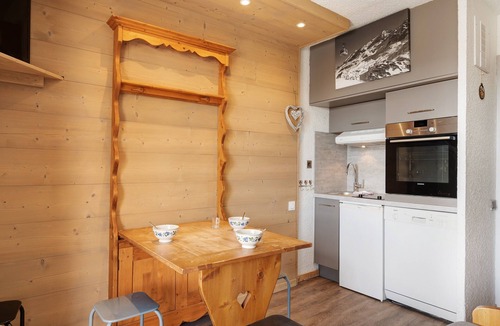 Bergers Apartment | Cozy 52 m² Apartment – Ski-In/Ski-Out Access, Balcony & Wi-Fi in Alpe d'Huez
