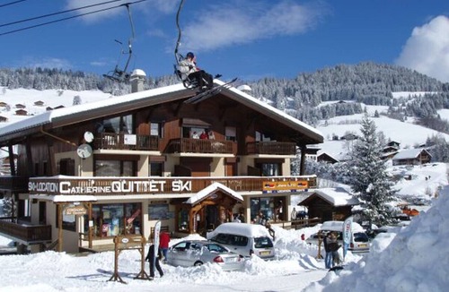 Notre-Dame-de-Bellecombe Apartment | Cozy apartment at the foot of the slopes with parking and pets allowed