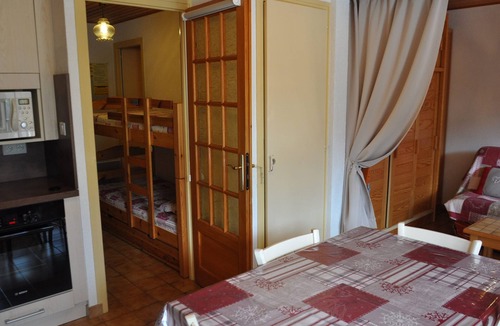 La Chapelle-d'Abondance Apartment | Cozy apartment in La Chapelle-d'Abondance with balcony and parking