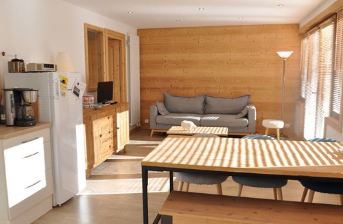 La Chapelle-d'Abondance Apartment | Cozy apartment with terrace, private parking