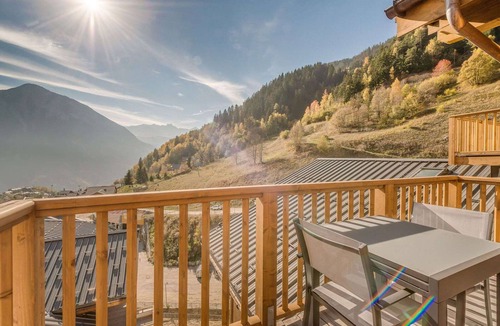 Champagny-en-Vanoise Apartment | Cozy apartment at the foot of the slopes with WIFI, clear view