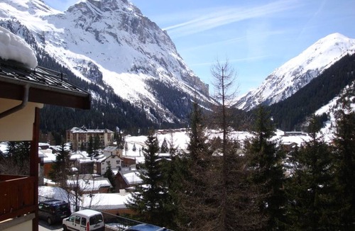 Pralognan-la-Vanoise Apartment | Cozy apartment with large south-facing balcony, 6 pers, central Pralognan