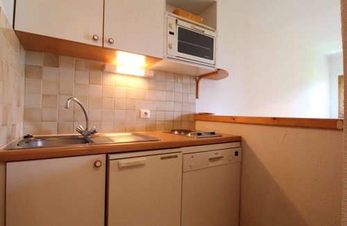 Termignon Apartment | Cozy apartment for 4, ski-in/ski-out, balcony and Wifi
