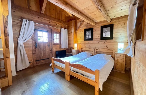 Notre-Dame-de-Bellecombe Ski Chalet | Cozy chalet for 6-8 with wood stove and sunny terrace
