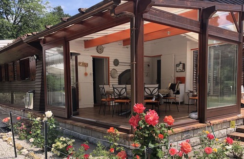 Seranon Ski Chalet | COZY CHALET WITH COVERED POOL