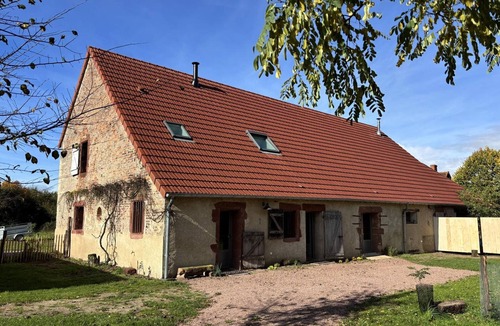 Thiel-sur-Acolin Cottage | Cozy Ecological Cottage in Sologne Bourbonnaise, Pets Allowed, Parking