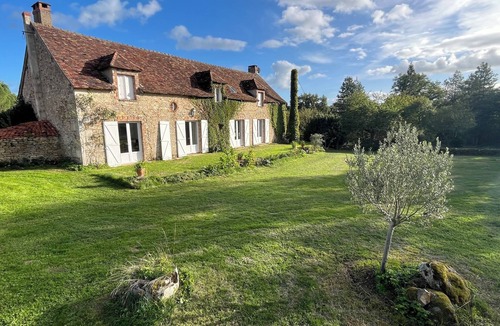 La Trimouille House | Cozy family home with a pool and spacious outdoor areas - New