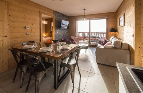 La Toussuire Apartment | Cozy apartment on the slopes up to 5 guests