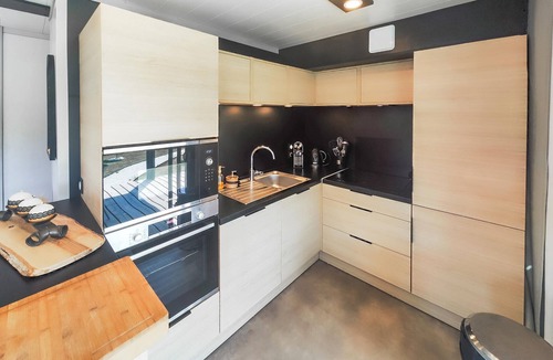 Olonzac House | Cozy home in Olonzac with heated swimming pool